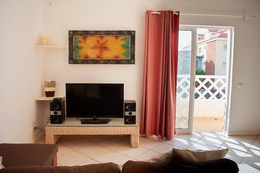 Santana - T2 Confortavel A 300 M Da Praia De Santa Maria Appartement Buitenkant foto